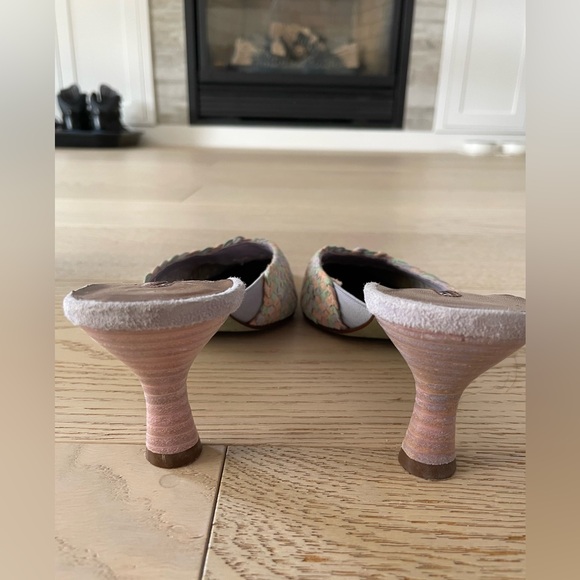 Donald J Pliner Pastel Suede Weave Mules - Picture 3 of 6